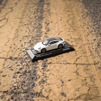 Porsche 911 Carrera S (992) - Ltd.