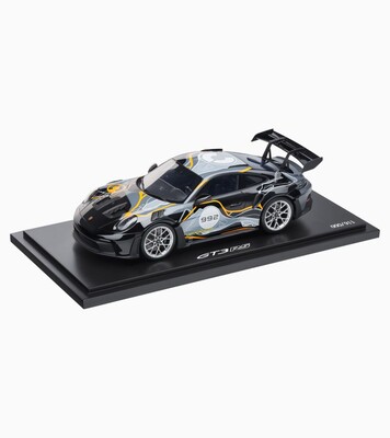 Porsche 911 GT3 RS 992 in 1:18