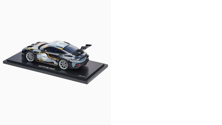 Porsche 911 GT3 RS 992 in 1:18
