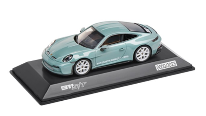 Porsche Modellauto 911 S/T 992 60Y  1:43