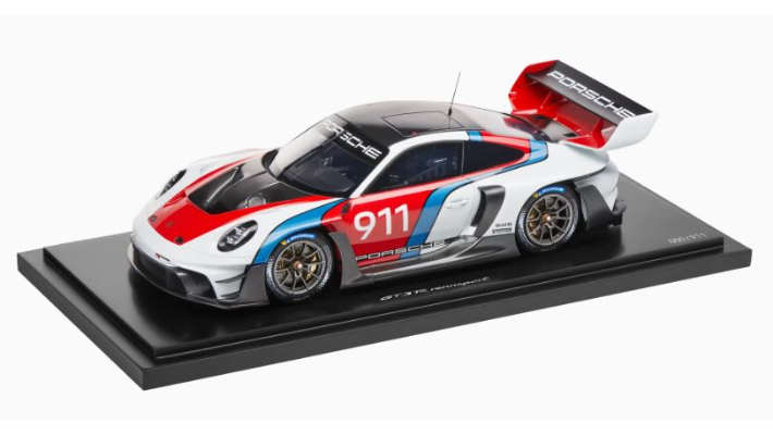 Porsche Modellauto 911 GTR 3 Rennsport Design 1:18
