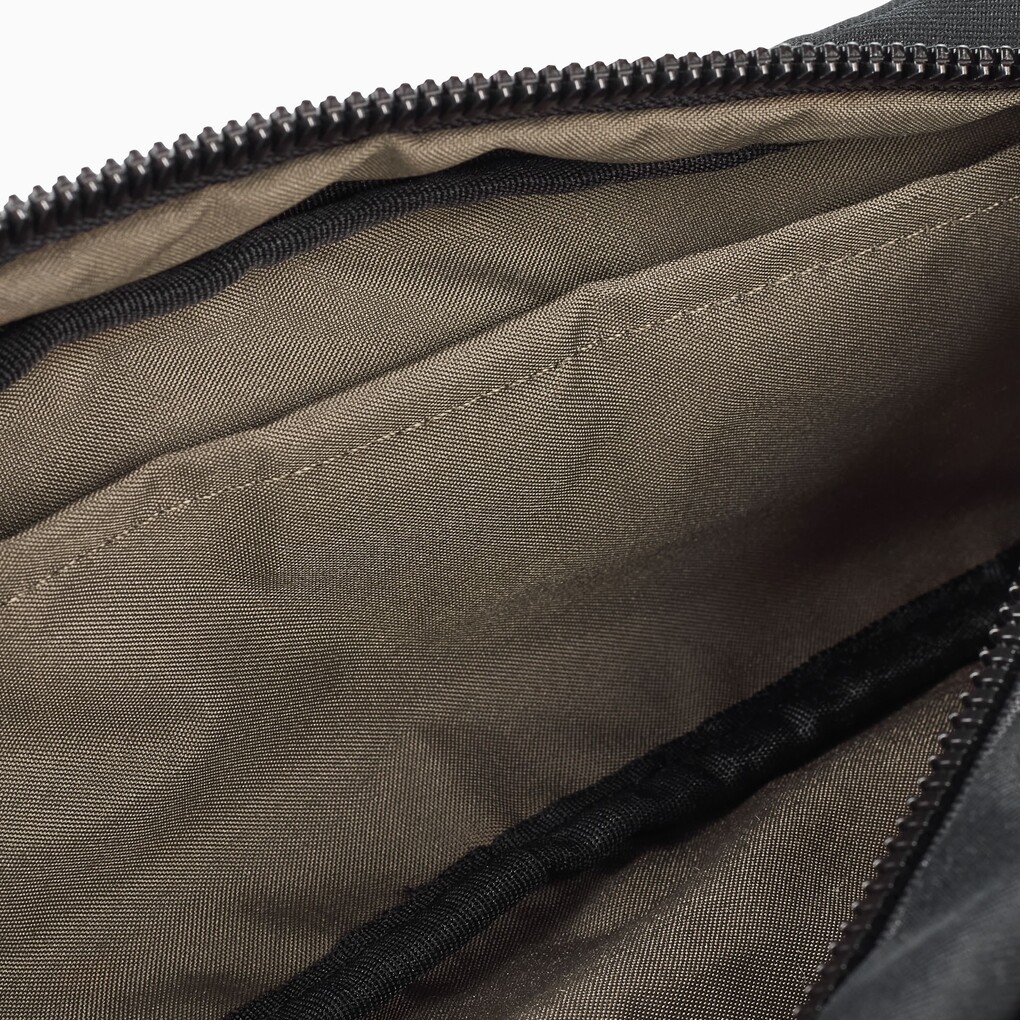 Pouch – Essential