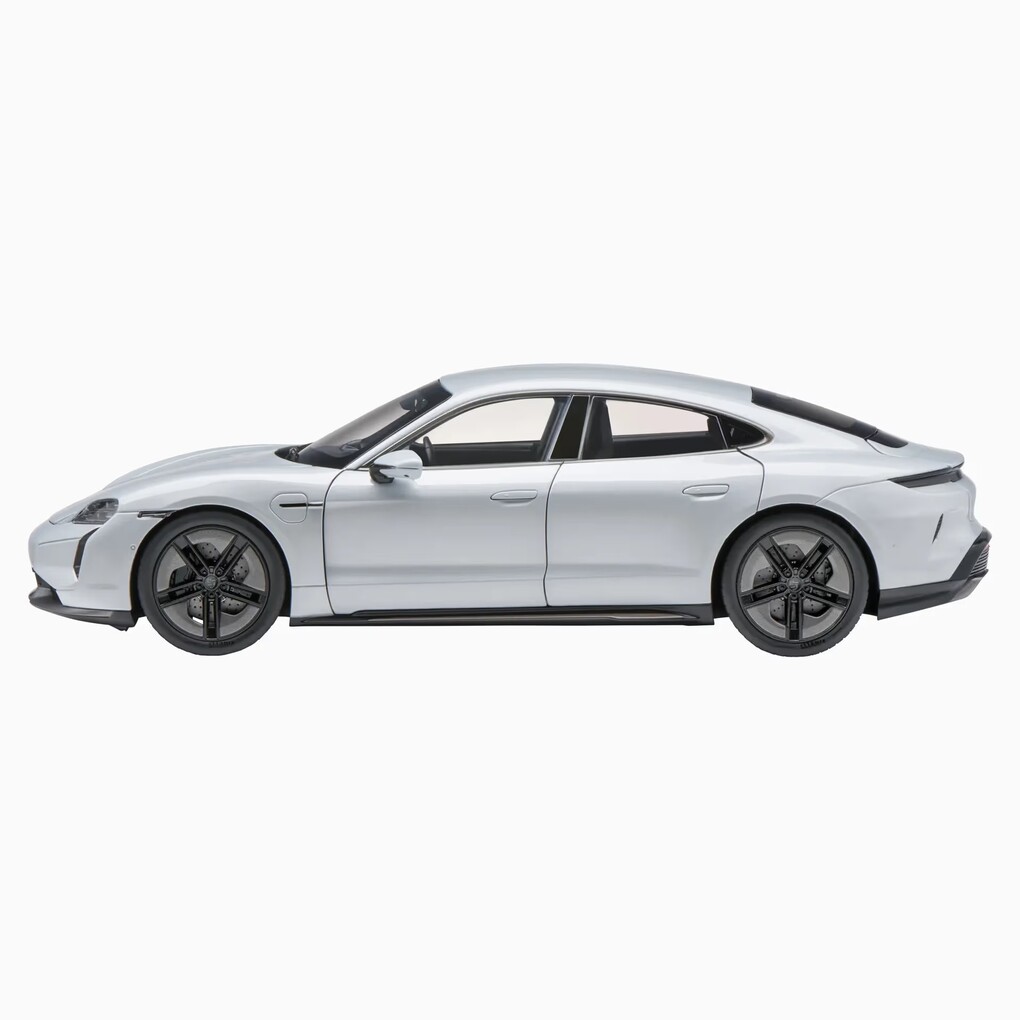 Porsche Taycan Turbo S (J1 PA)