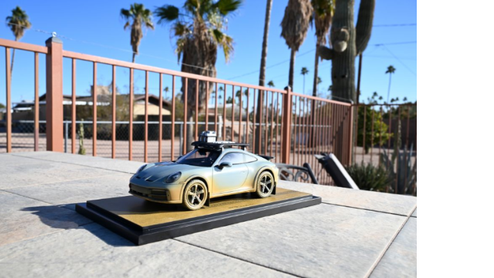 Porsche Modellauto 911 Dakar 1:18 in Shadegreen