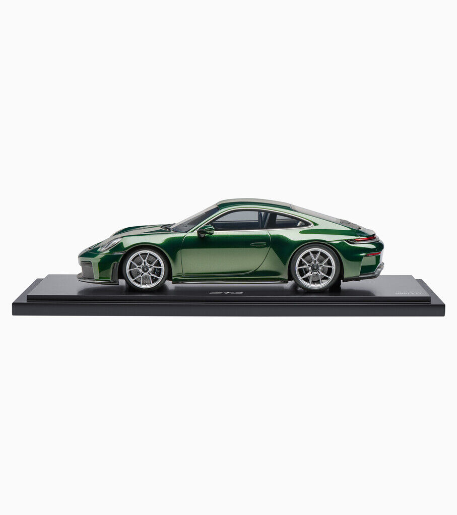 Porsche Modellauto 911 GT3 mit Touring-Paket (992.2)